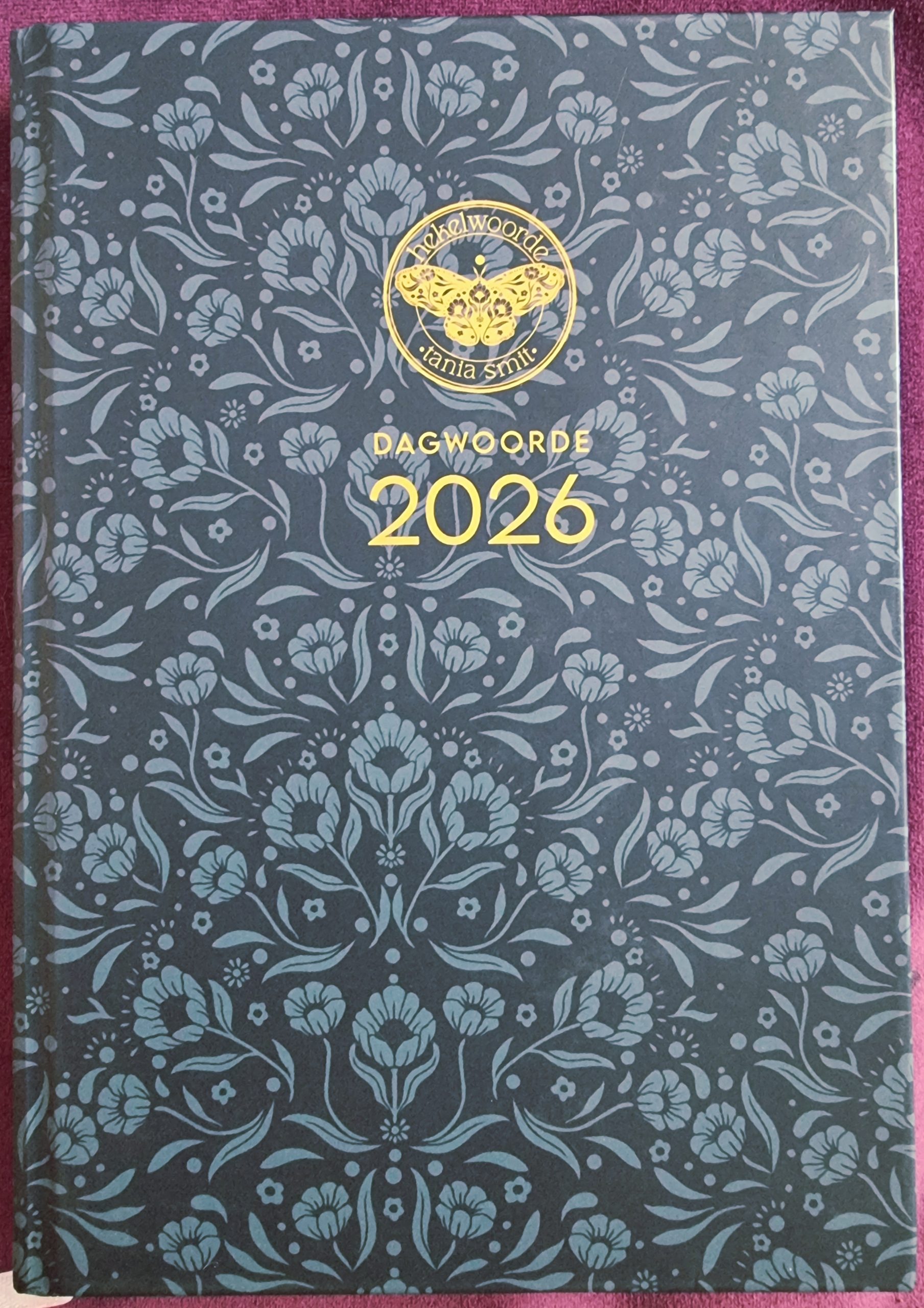 2026 Hekelwoorde Dagboek - Twaalf Lewenslesse vir Vroue/ MAANLIGTUIN voorblad - Image 2